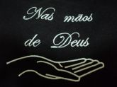 Bordado Nas mãos de Deus